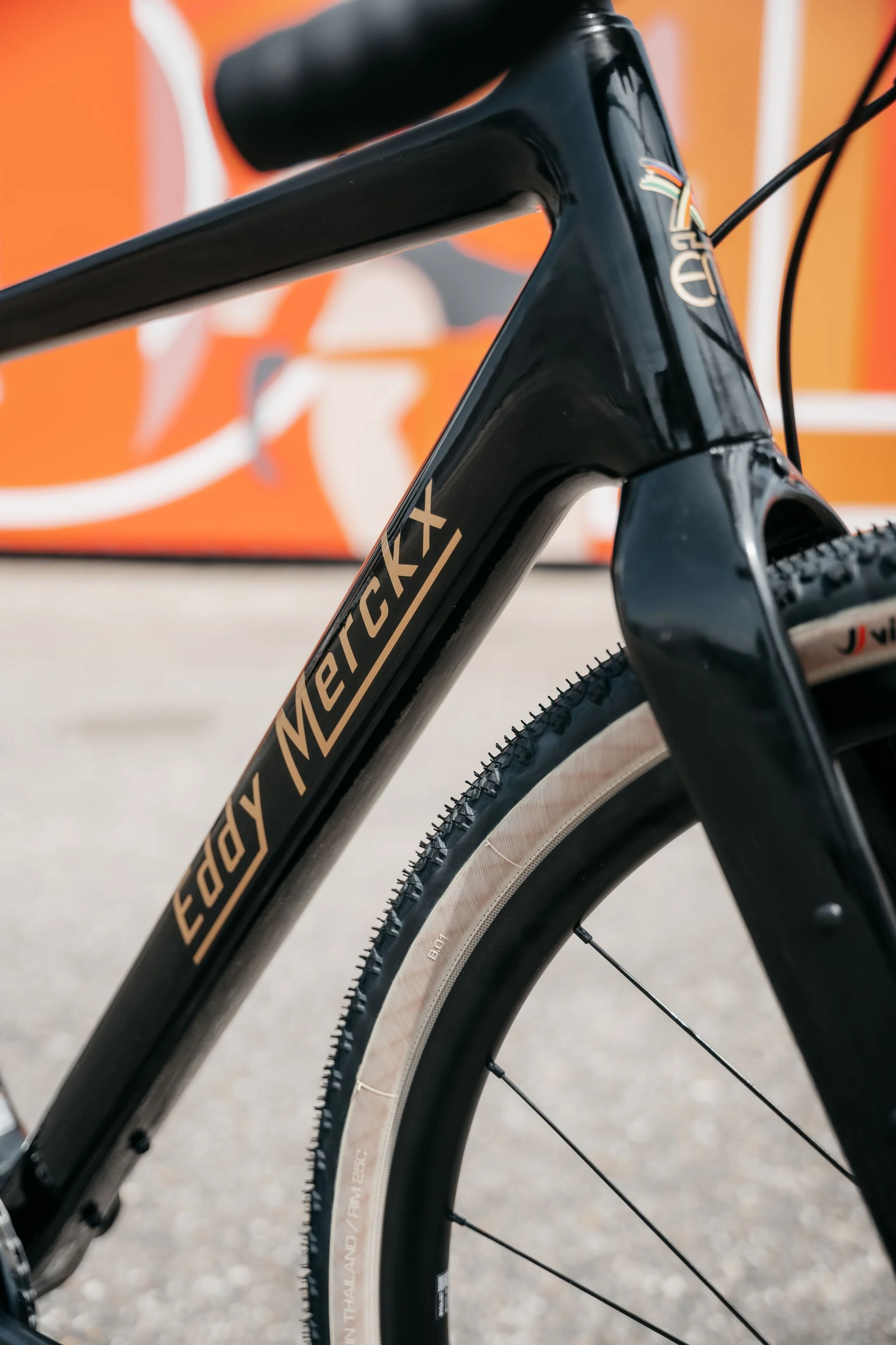 Eddy Merckx Strasbourg Carbon Gravel Bike Sram Force XPLR DT Swiss G1800 - Image 3
