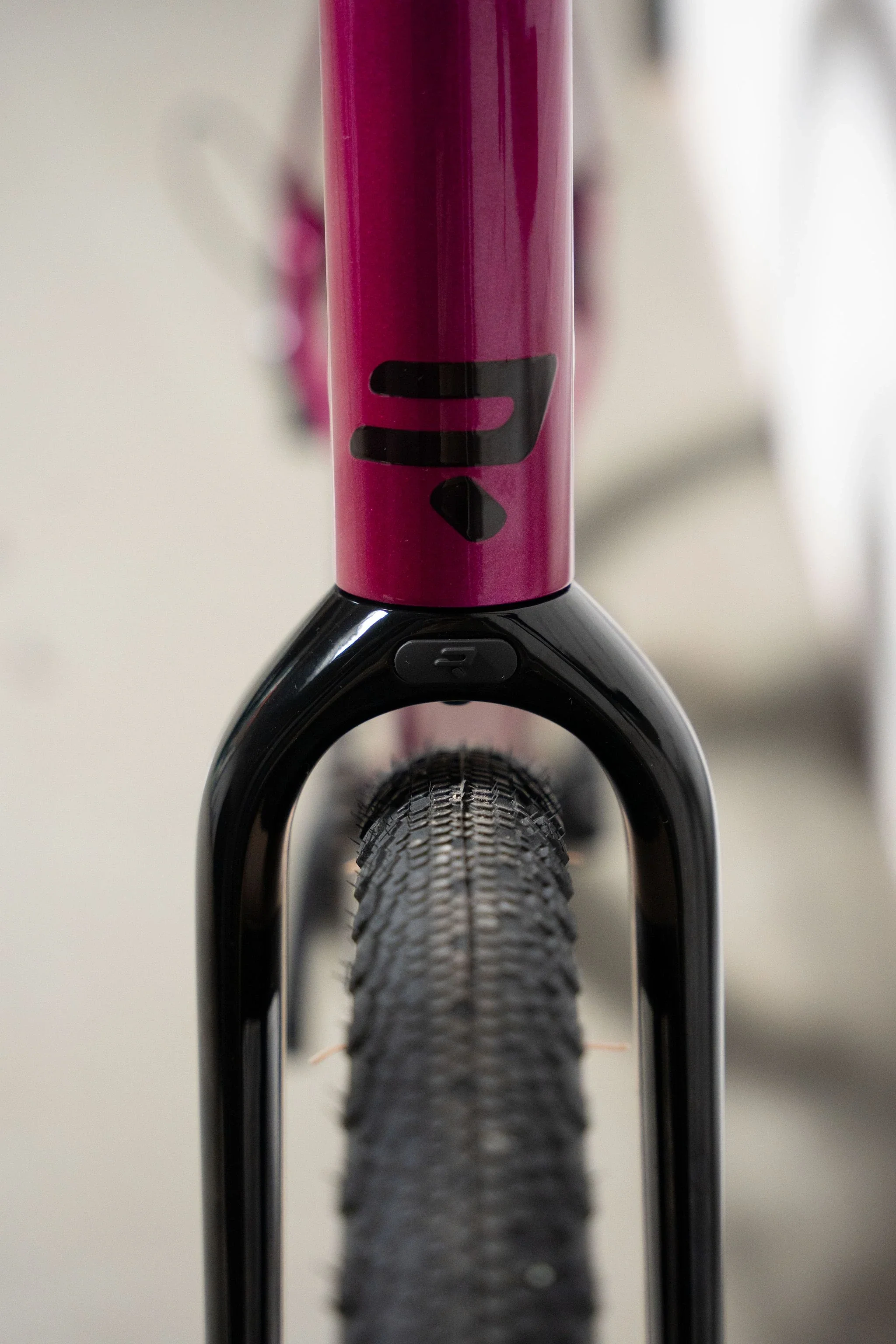Ridley Kanzo Adventure Alu Gravelbike Shimano GRX-400 2x10 Jazzberry Jam Metallic/Black - Image 6